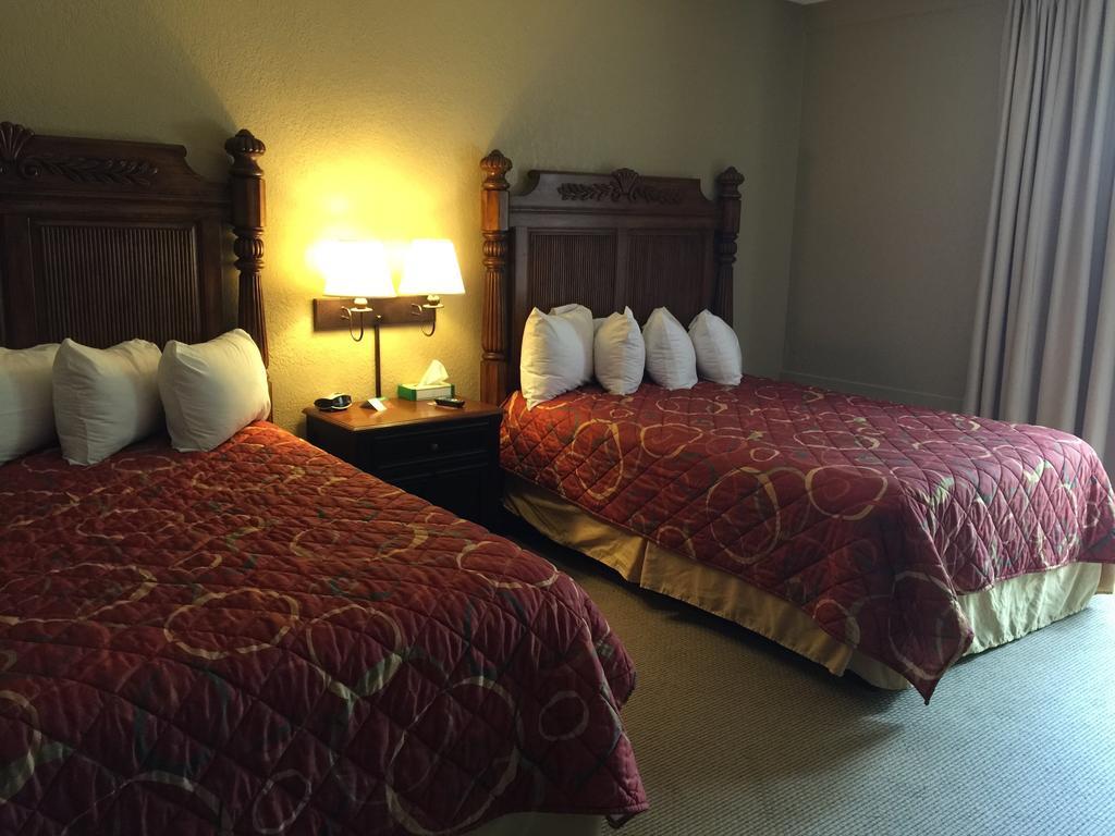 Fontana Village & Marina Hotel 3*