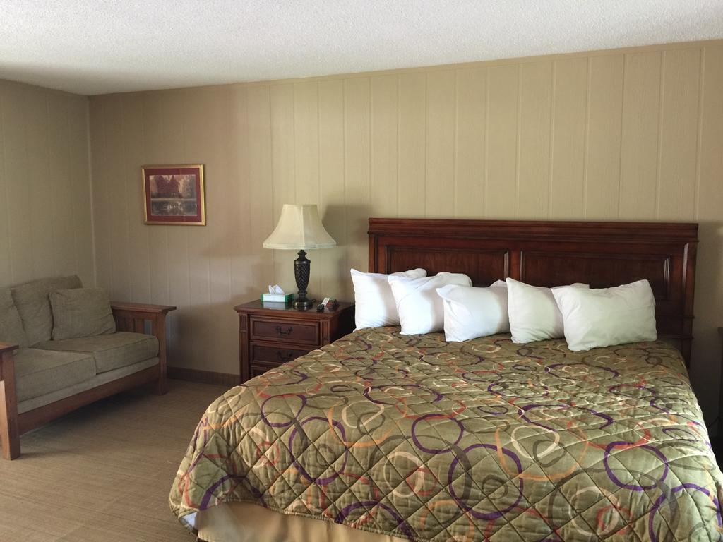 Fontana Village & Marina Hotel 3*