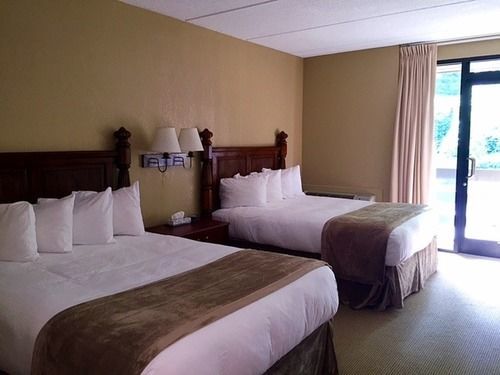 Fontana Village & Marina Hotel 3*